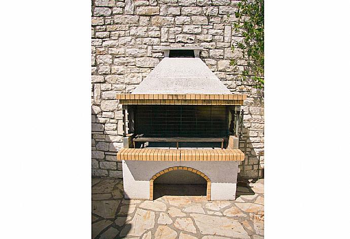 BBQ area . - Villa Kerkyroula . (Photo Gallery) }}