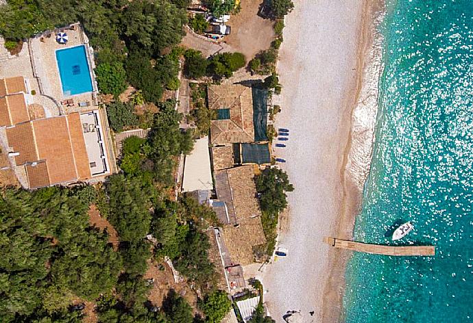 Aerial view of Villa Kerkyroula . - Villa Kerkyroula . (Galerie de photos) }}