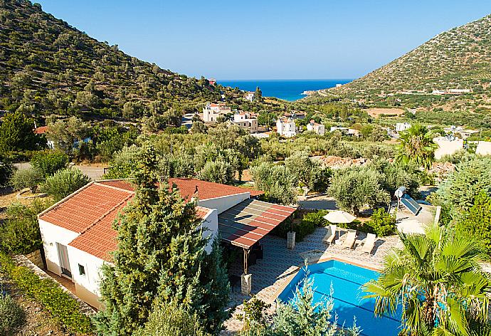 Aerial view of Villa Dimitrios . - Villa Dimitrios . (Galerie de photos) }}