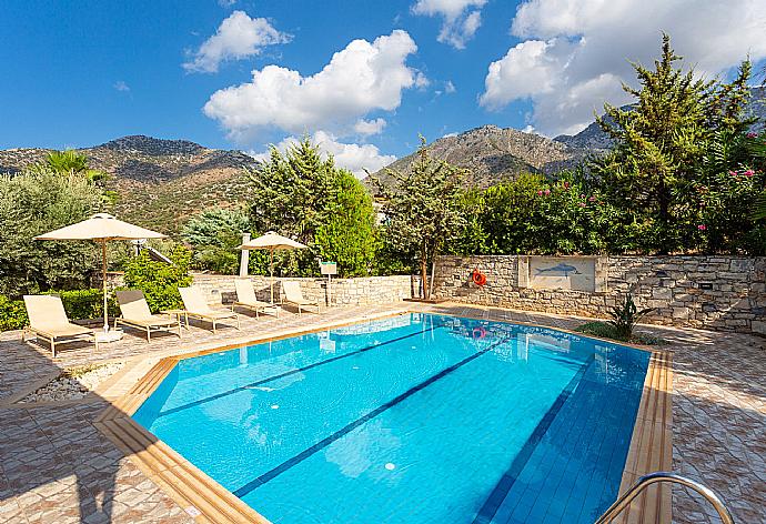 Beautiful villa with private pool, terrace, and lawn  . - Villa Dimitrios . (Галерея фотографий) }}