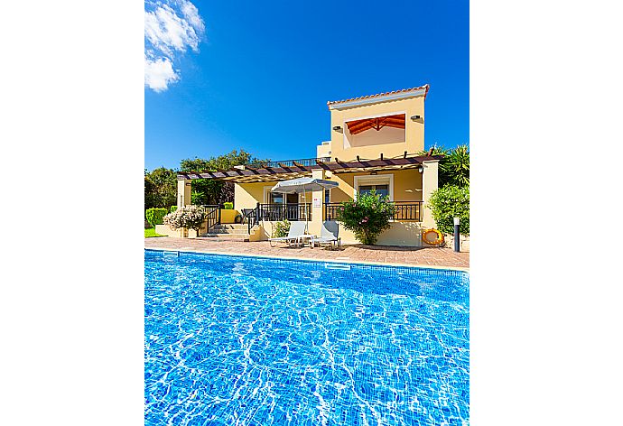 Beautiful villa with private pool, terrace, and large garden . - Villa Mary . (Galería de imágenes) }}