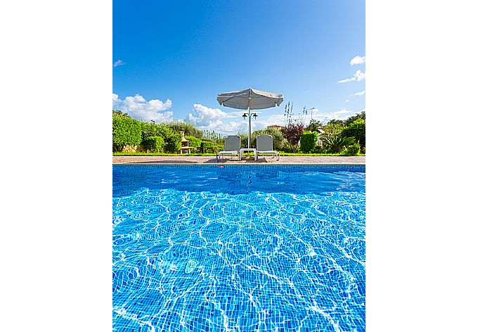 Private pool, terrace, and large garden . - Villa Mary . (Fotogalerie) }}