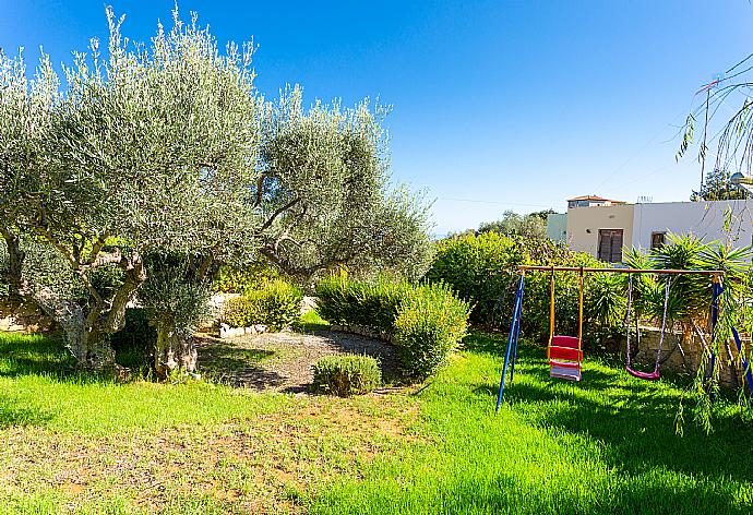 Garden area . - Villa Mary . (Galerie de photos) }}