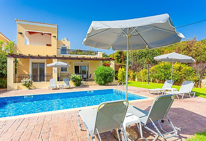 ,Beautiful villa with private pool, terrace, and large garden . - Villa Georgia . (Galerie de photos) }}