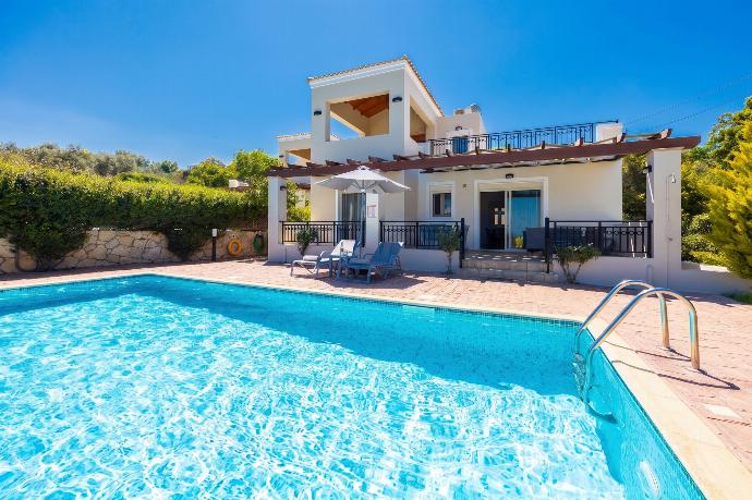 Beautiful villa with private pool, terrace, and garden . - Villa Georgia . (Photo Gallery) }}