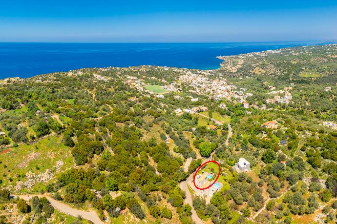 Aerial view showing location of villa . - Villa Georgia . (Photo Gallery) }}