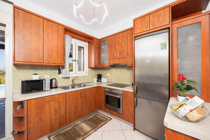 Equipped kitchen . - Villa Georgia . (Photo Gallery) }}