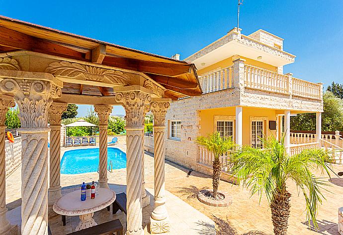 Beautiful villa with private pool, terrace, and large garden . - Villa Prodromi . (Galería de imágenes) }}