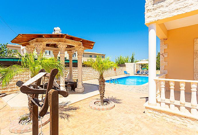 Beautiful villa with private pool, terrace, and large garden . - Villa Prodromi . (Galería de imágenes) }}