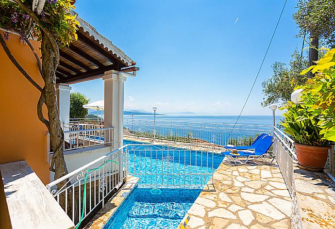 Beautiful villa with private pool and terrace with panoramic sea views . - Villa Elia . (Photo Gallery) }}