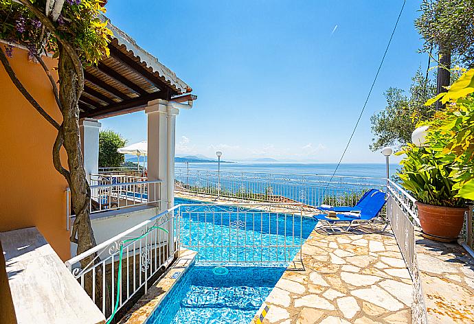 Beautiful villa with private pool and terrace with panoramic sea views . - Villa Elia . (Галерея фотографий) }}