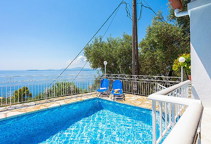 Private pool and terrace with panoramic sea views . - Villa Elia . (Galería de imágenes) }}