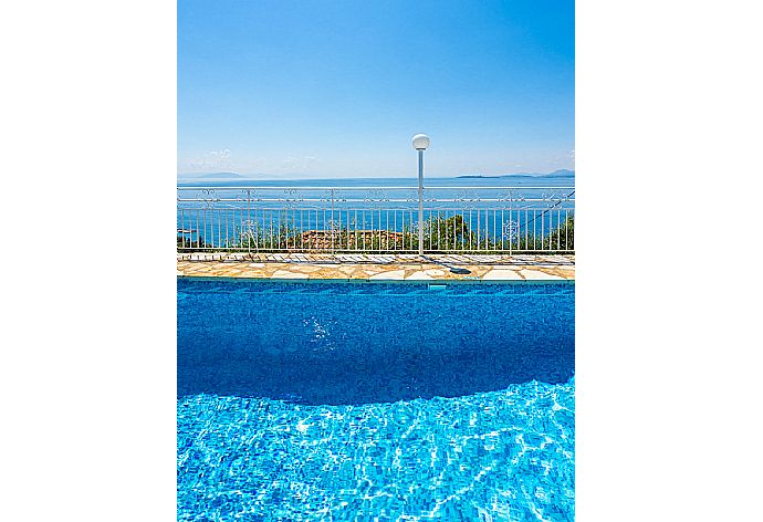 Private pool and terrace with panoramic sea views . - Villa Elia . (Galería de imágenes) }}