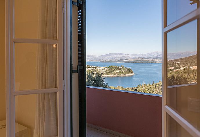 Balcony sea view . - Nikolas Apartment Alpha . (Fotogalerie) }}