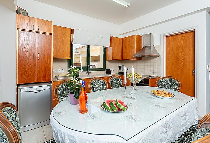 Equipped kitchen . - Villa Olivetta . (Photo Gallery) }}