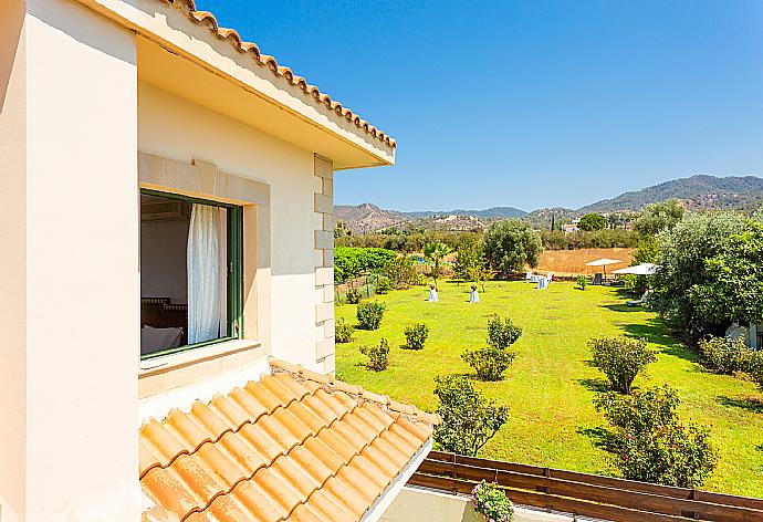 View of garden from upper terrace . - Villa Olivetta . (Galerie de photos) }}