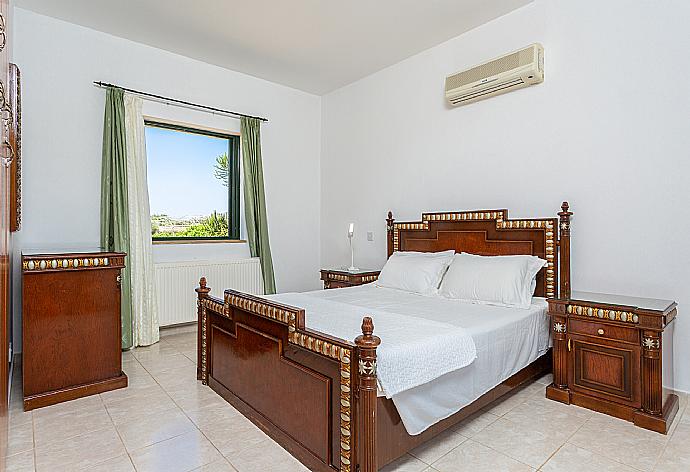 Double bedroom with A/C . - Villa Olivetta . (Photo Gallery) }}