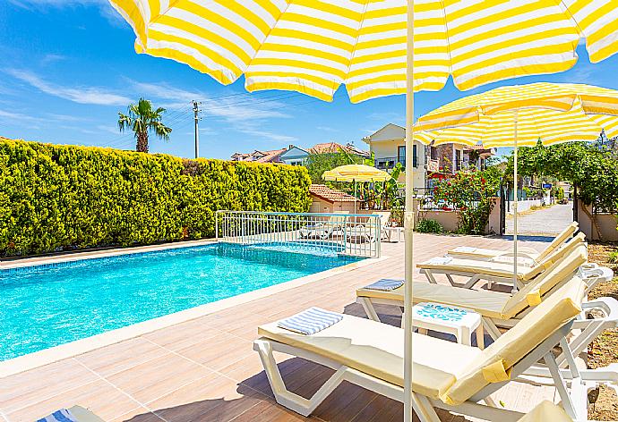 Private pool and terrace . - Villa Canberk . (Galería de imágenes) }}