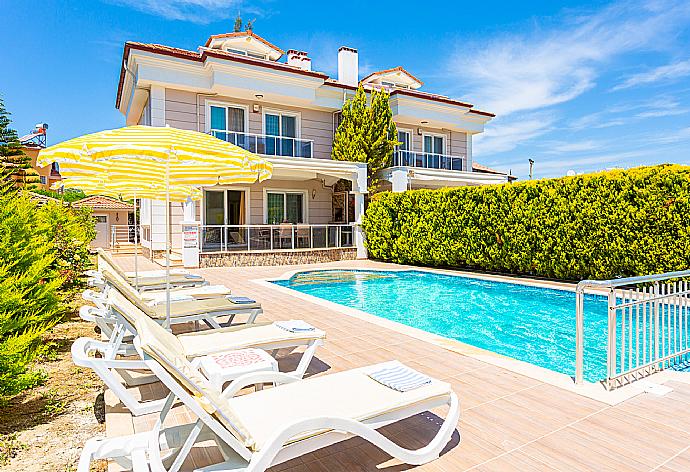 Beautiful villa with private pool and terrace . - Villa Canberk . (Galería de imágenes) }}
