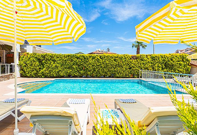 Private pool and terrace . - Villa Canberk . (Fotogalerie) }}