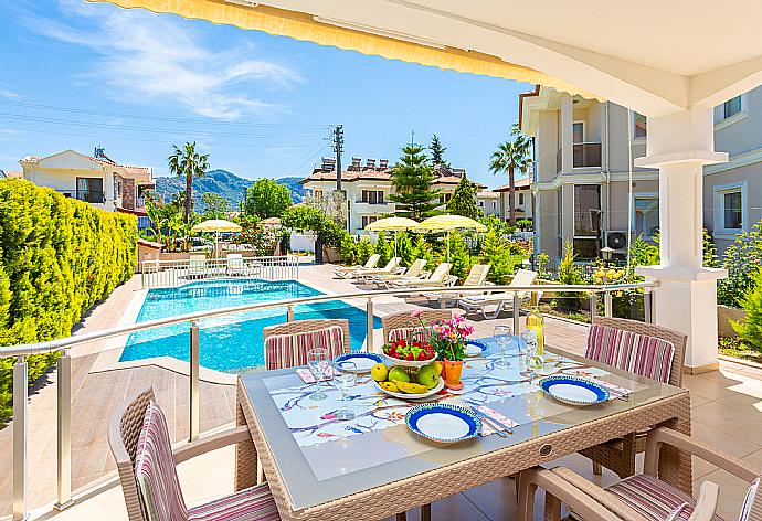 Sheltered terrace area with BBQ . - Villa Canberk . (Galería de imágenes) }}