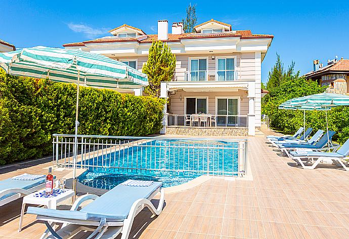 Beautiful villa with private pool and terrace . - Villa Gunsu . (Fotogalerie) }}