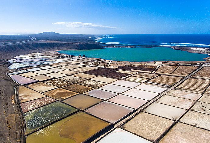 Salinas de Janubio . - Villa Ramos Dos . (Galleria fotografica) }}