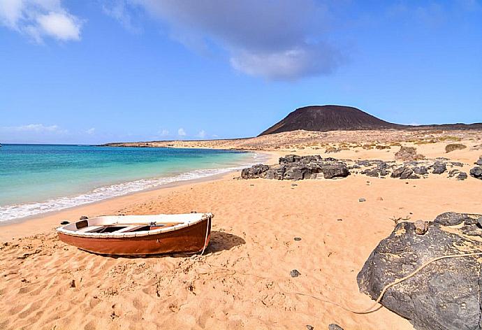 La Graciosa . - Villa Ramos Dos . (Галерея фотографий) }}