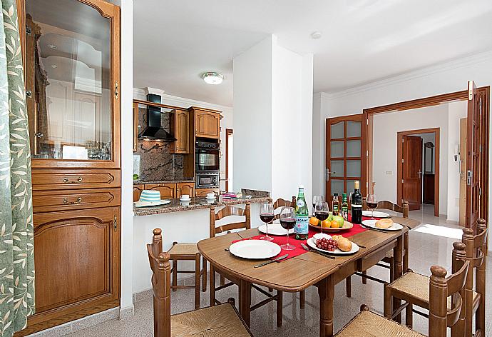 Dining area . - Villa Ramos Dos . (Galerie de photos) }}