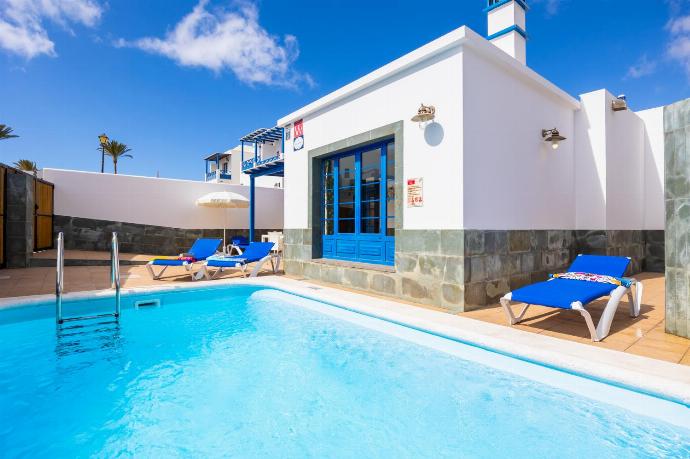 Beautiful villa with private pool and terrace . - Villa Acomari . (Photo Gallery) }}