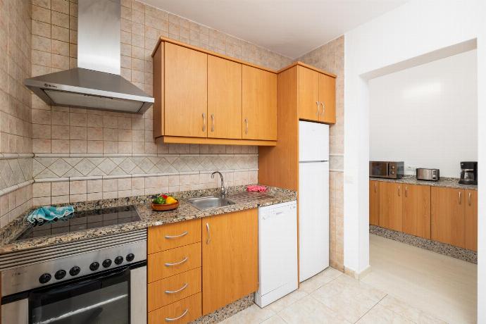 Equipped kitchen . - Villa Acomari . (Photo Gallery) }}