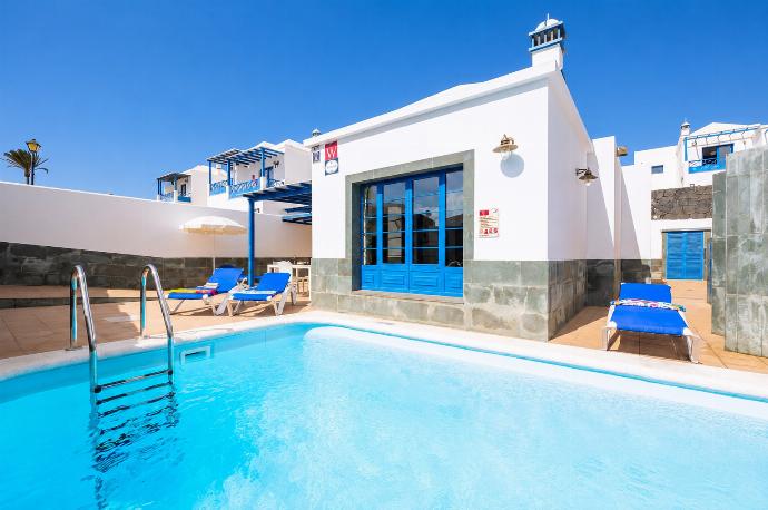 Beautiful villa with private pool and terrace . - Villa Acomari . (Photo Gallery) }}