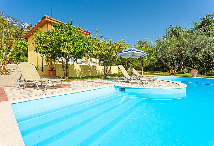 Beautiful villa with private pool and terrace . - Villa Russa Dionisis . (Galería de imágenes) }}