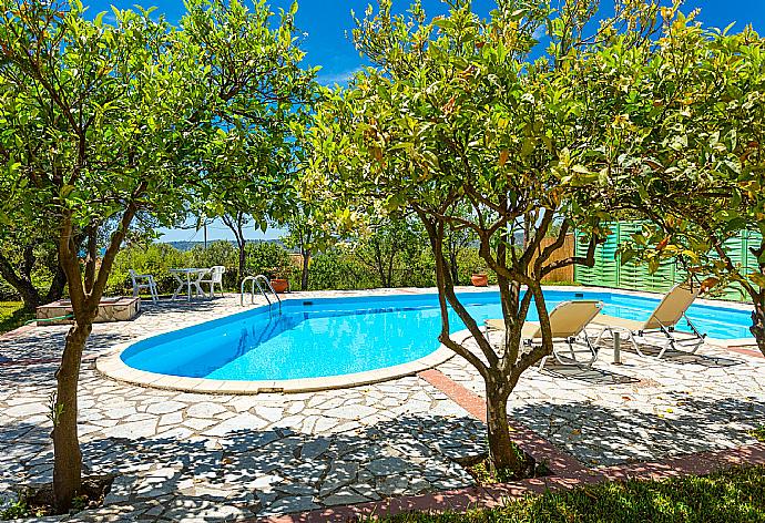 Private pool and terrace . - Villa Russa Dionisis . (Galleria fotografica) }}