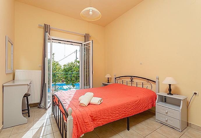 Villa Russa Dionisis Bedroom