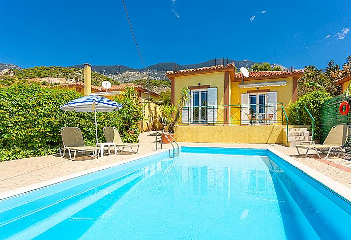 ,Beautiful villa with private pool and terrace . - Villa Russa Alexandros . (Photo Gallery) }}