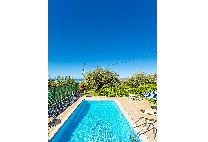 Private pool and terrace with sea views . - Villa Russa Alexandros . (Galería de imágenes) }}