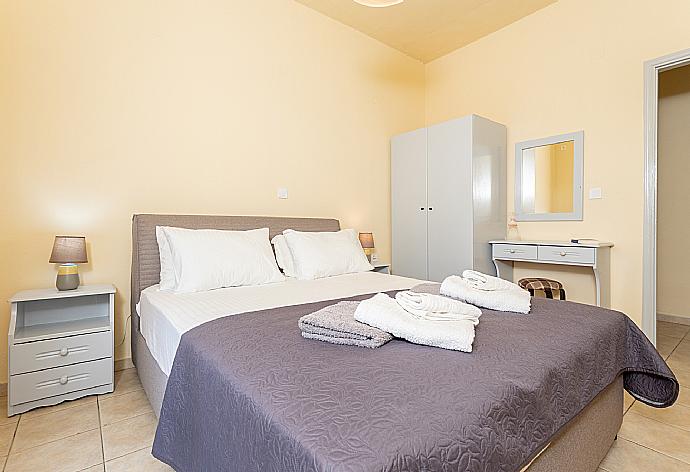 Double bedroom with A/C . - Villa Russa Anna . (Photo Gallery) }}