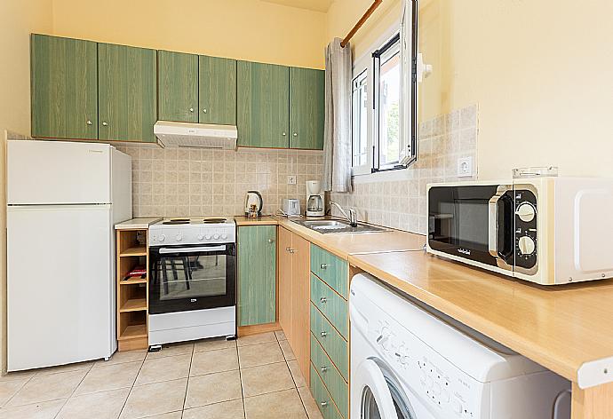 Equipped kitchen . - Villa Russa Alekos . (Fotogalerie) }}