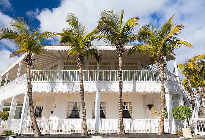 Puerto Calero . - Villa Ramos Uno . (Fotogalerie) }}