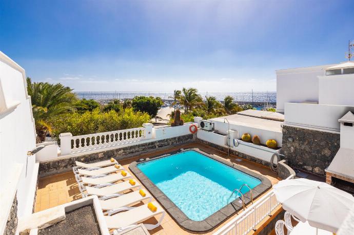 Private pool and terrace with sea views . - Villa Ramos Uno . (Galerie de photos) }}