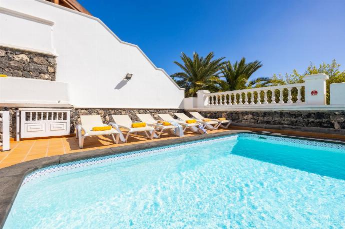 Private pool and terrace with sea views . - Villa Ramos Uno . (Galleria fotografica) }}