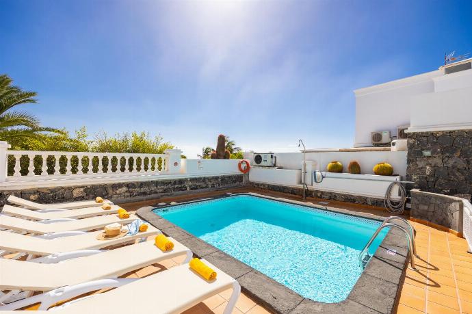Private pool and terrace with sea views . - Villa Ramos Uno . (Photo Gallery) }}