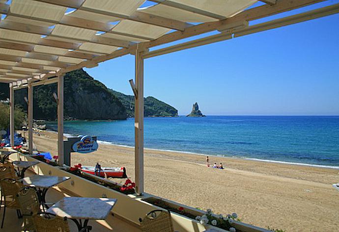 Beachfront Taverna . - Villa Marietta . (Galerie de photos) }}