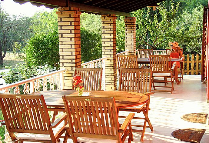 Terrace area . - Villa Marietta . (Fotogalerie) }}