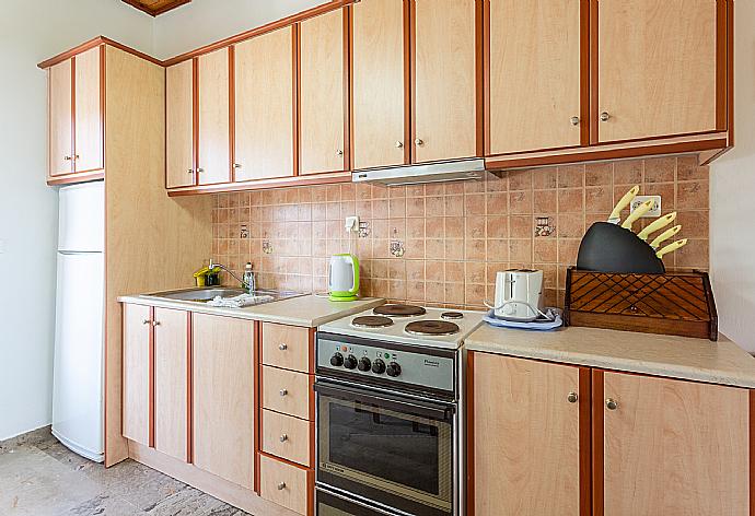 Equipped kitchen . - Cochelli Villa Upper . (Fotogalerie) }}