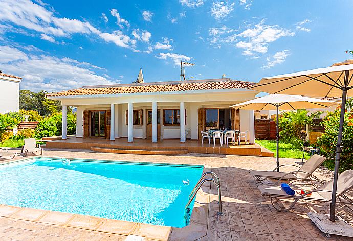 Beautiful villa with private pool and terrace with sea views . - Achilles Beach Villa . (Galerie de photos) }}