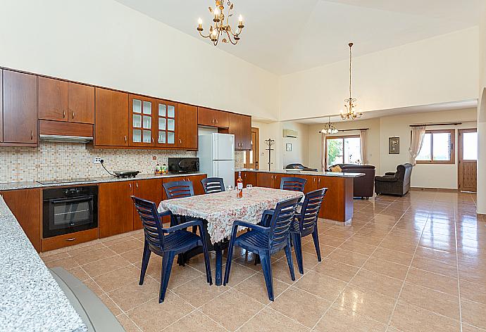 Equipped kitchen . - Achilles Beach Villa . (Galería de imágenes) }}