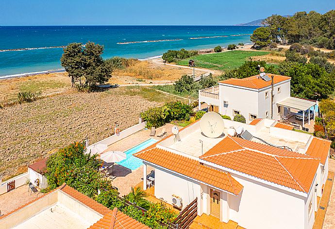 Aerial view of Achilles Beach Villa . - Achilles Beach Villa . (Galería de imágenes) }}