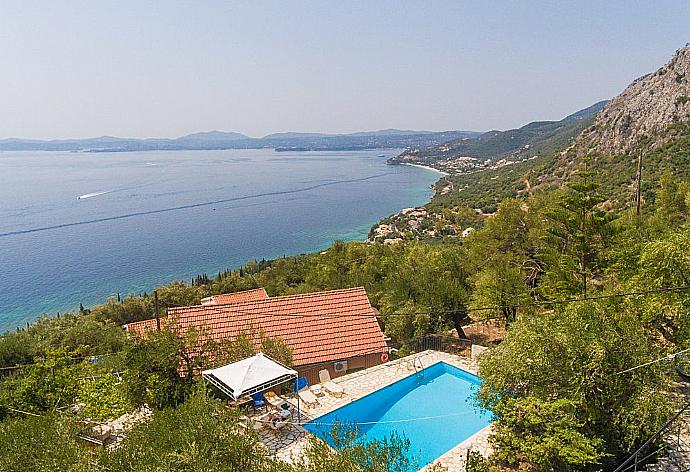 Aerial view . - Villa Yannakis . (Photo Gallery) }}